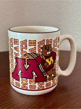Pfaltzgraf Vintage Advertising University of Minnesota Golden Gophers Coffee Mug